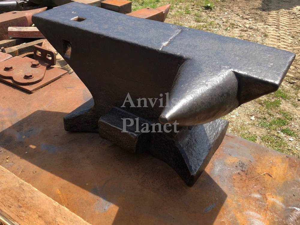 Old forged with extra long side horn French anvil 279 lbs - Incudine antica con enorme corno laterale 126,5 kg