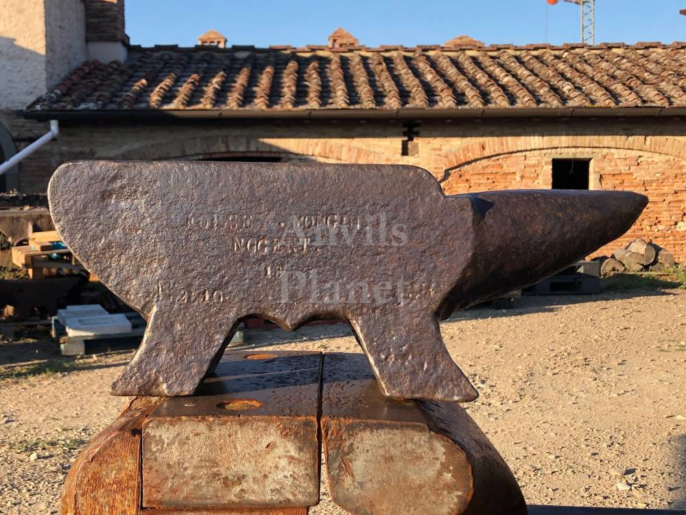 Old French pig forged anvil special shape to make knives - Antica incudine forgiata per fare coltelli