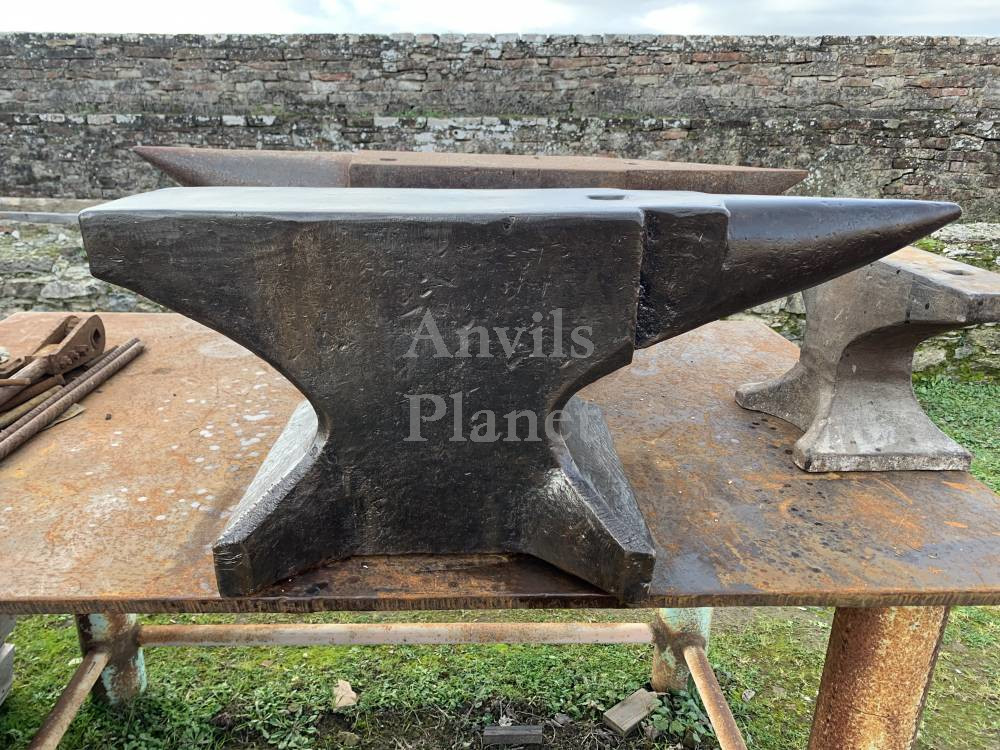 CARL SCHLASSE large forged single horn anvil 458 lbs - Grossa incudine marcata CARL SCHLASSE forgiata a un corno 208 kg